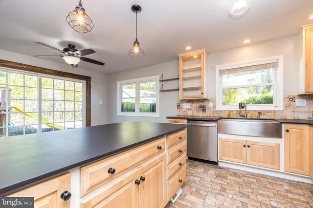 $599,900 | 204 Letitia Lane, North Wales, PA 19454