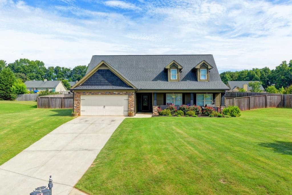 82 Lake Point Court Jefferson, GA 30549 - Photo 4 of 57