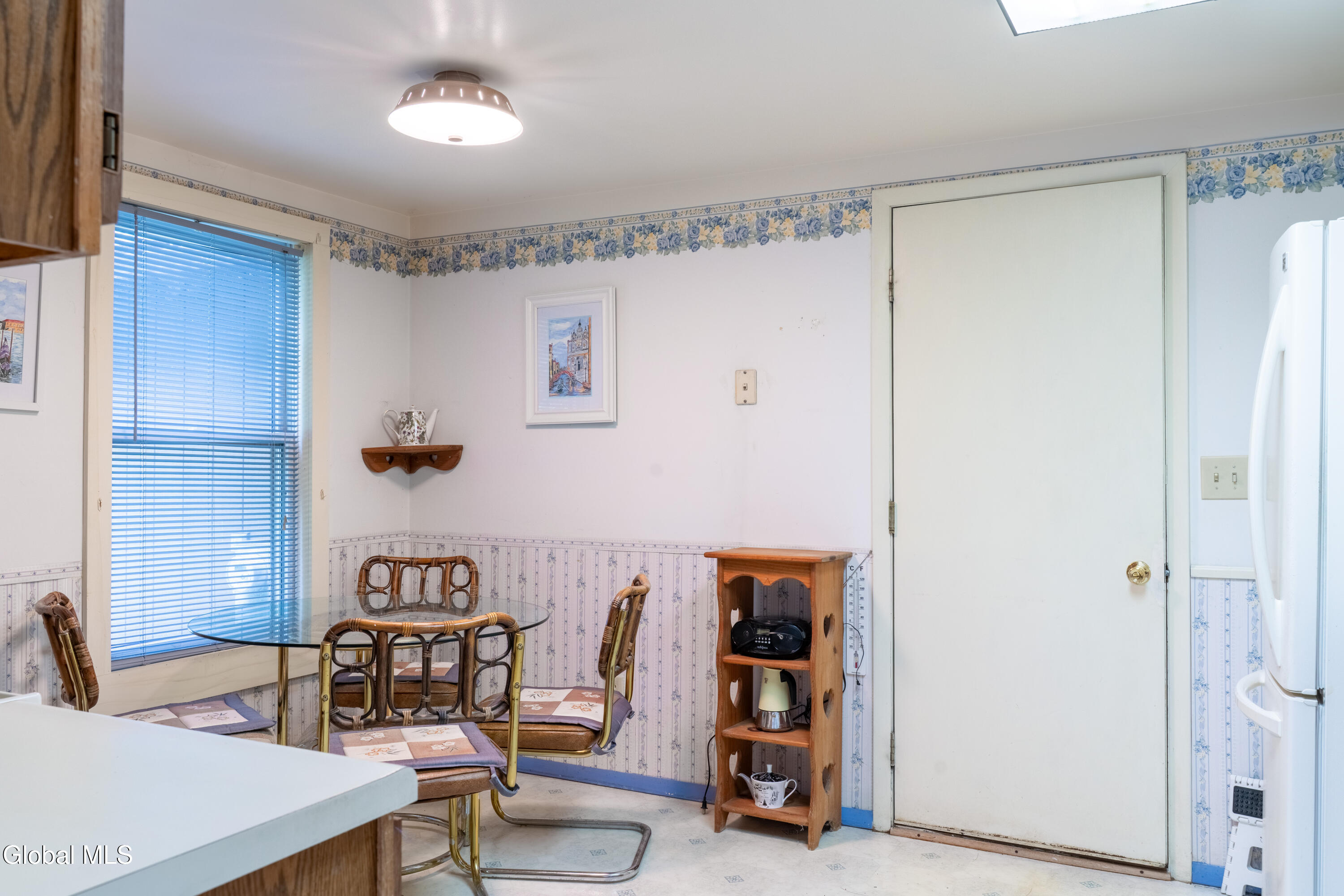 210 Thimbleberry Road Ballston Spa, NY 12020 - Photo 9 of 26 Eat In Kitche