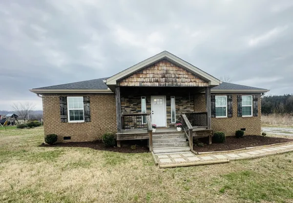 $359,900 | 150 East Harris Lane, Bethpage, TN 37022