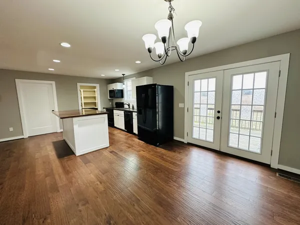 $359,900 | 150 East Harris Lane, Bethpage, TN 37022