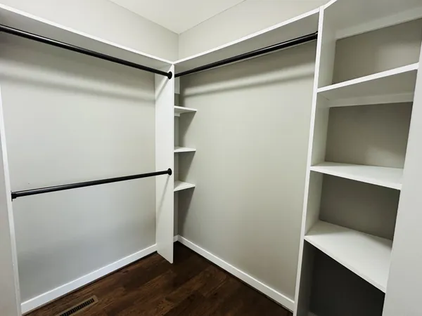 $359,900 | 150 East Harris Lane, Bethpage, TN 37022