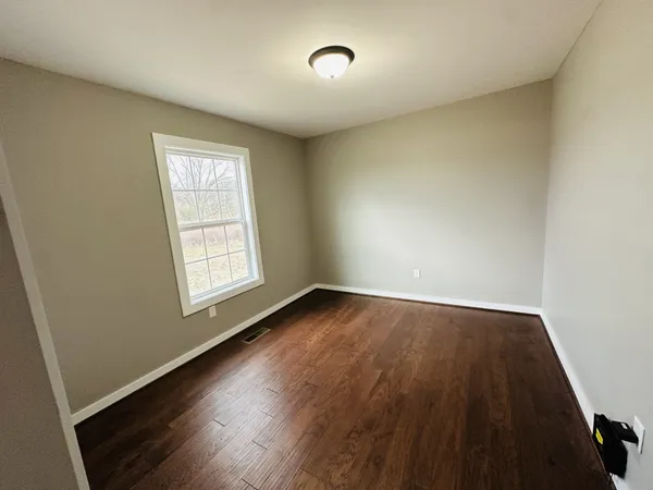 $359,900 | 150 East Harris Lane, Bethpage, TN 37022