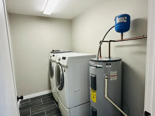 $359,900 | 150 East Harris Lane, Bethpage, TN 37022