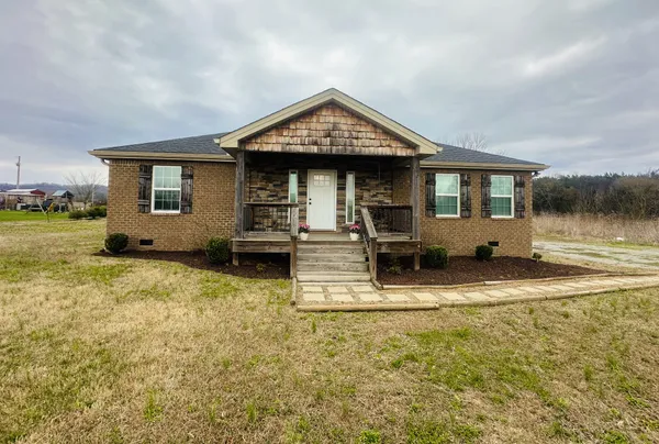 $359,900 | 150 East Harris Lane, Bethpage, TN 37022