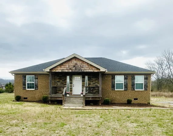 $359,900 | 150 East Harris Lane, Bethpage, TN 37022