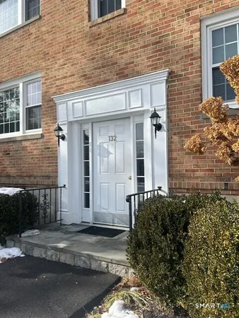 $3,000 | 132 Heritage Hill Road, Unit A, New Canaan, CT 06840