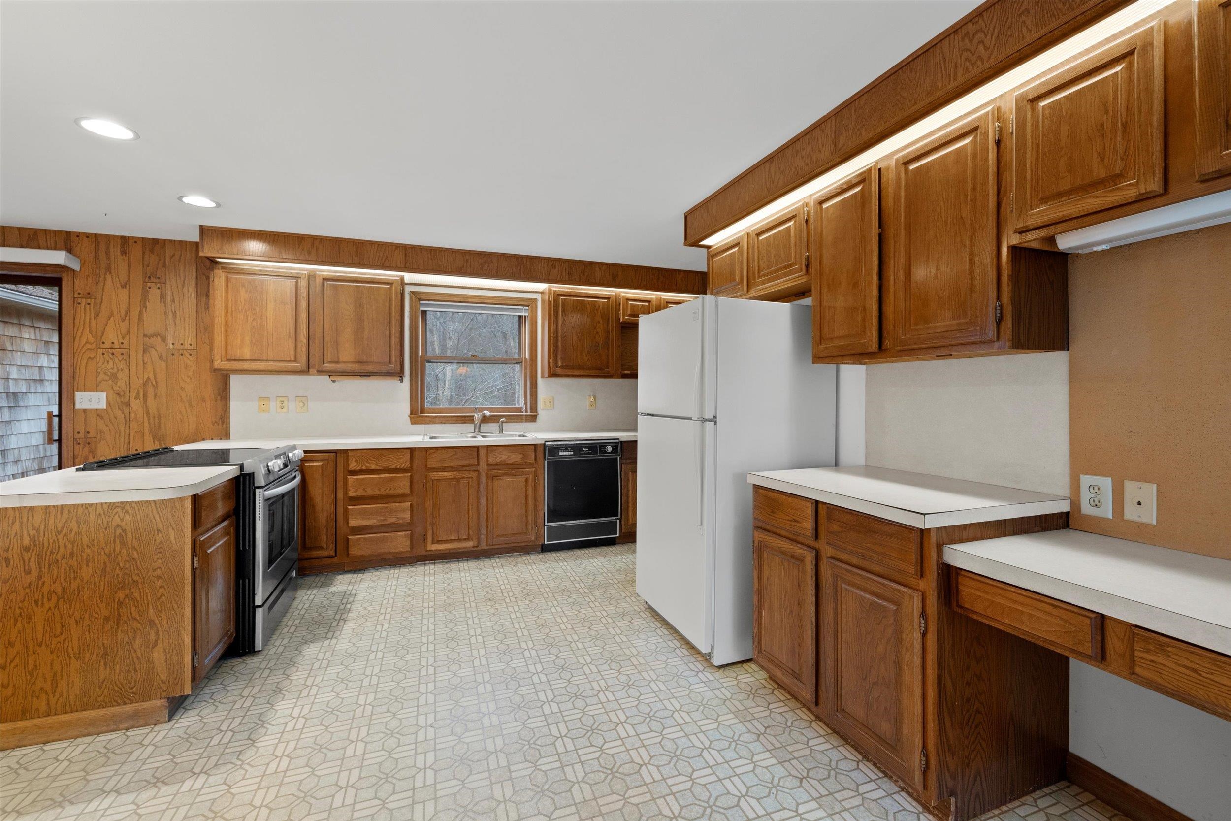 167 Woodland Road Hampton, NH 03842 - Photo 14 of 40
