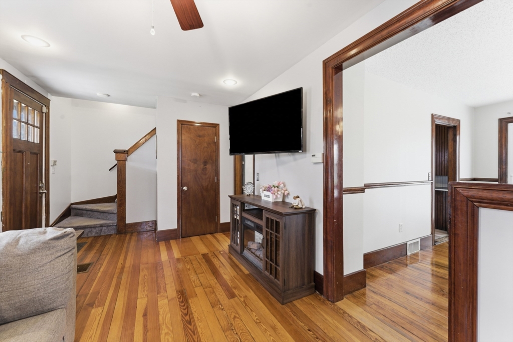 41 Verge Street Springfield, MA 01129 - Photo 6 of 40