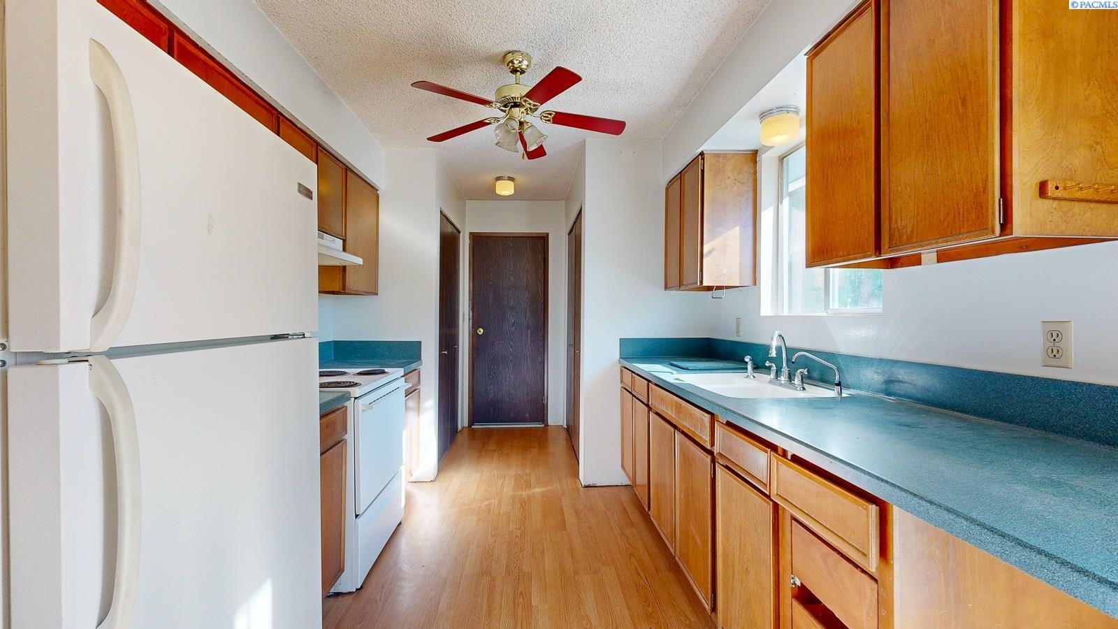 200 East Bonnieview Road Grandview, WA 98930 - Photo 5 of 23 Gallery Image 5