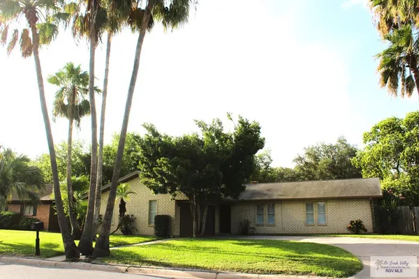 $1,800 | 1209 East Williamson Avenue, Harlingen, TX 78550