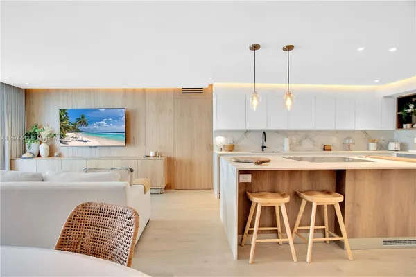 $1,250,000 | 9195 Collins Avenue, Unit 903, Surfside, FL 33154
