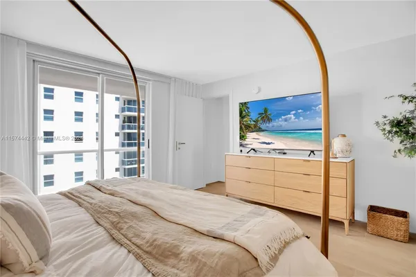 $1,250,000 | 9195 Collins Avenue, Unit 903, Surfside, FL 33154