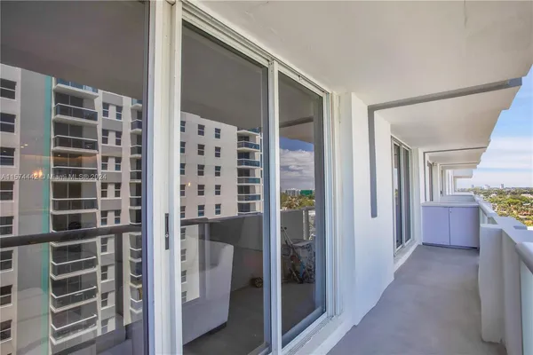 $1,250,000 | 9195 Collins Avenue, Unit 903, Surfside, FL 33154