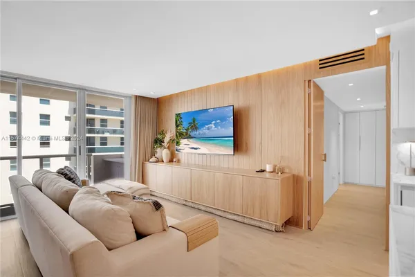 $1,250,000 | 9195 Collins Avenue, Unit 903, Surfside, FL 33154