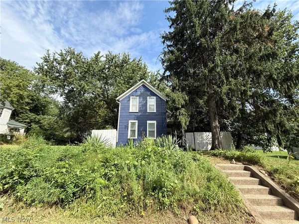 $950 | 131 West Miller Avenue, Akron, OH 44301