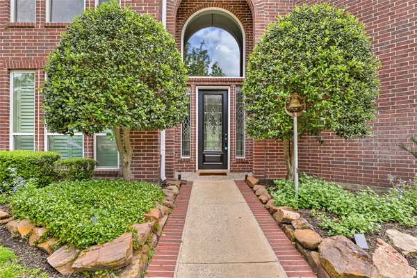 $630,000 | 14122 Champion Village Drive, Houston, TX 77069