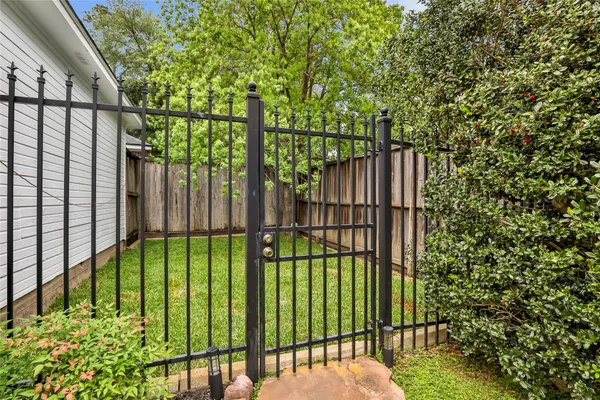 $630,000 | 14122 Champion Village Drive, Houston, TX 77069