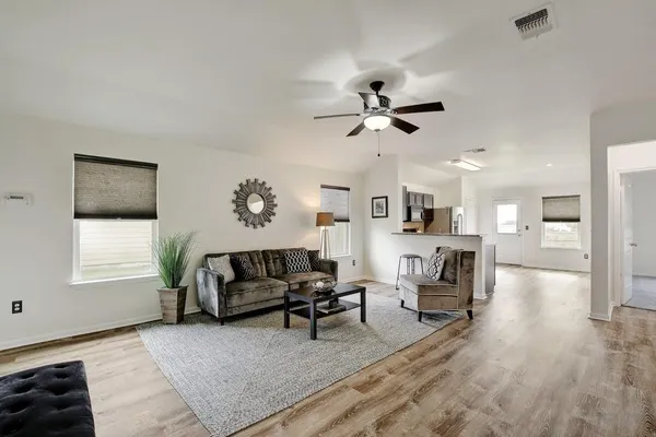 $1,800 | 173 Rafe Court, Kyle, TX 78640