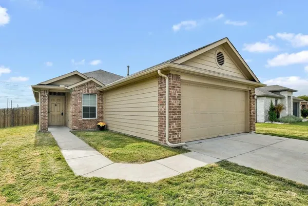 $1,800 | 173 Rafe Court, Kyle, TX 78640