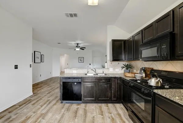 $1,800 | 173 Rafe Court, Kyle, TX 78640