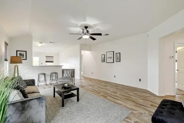 $1,800 | 173 Rafe Court, Kyle, TX 78640