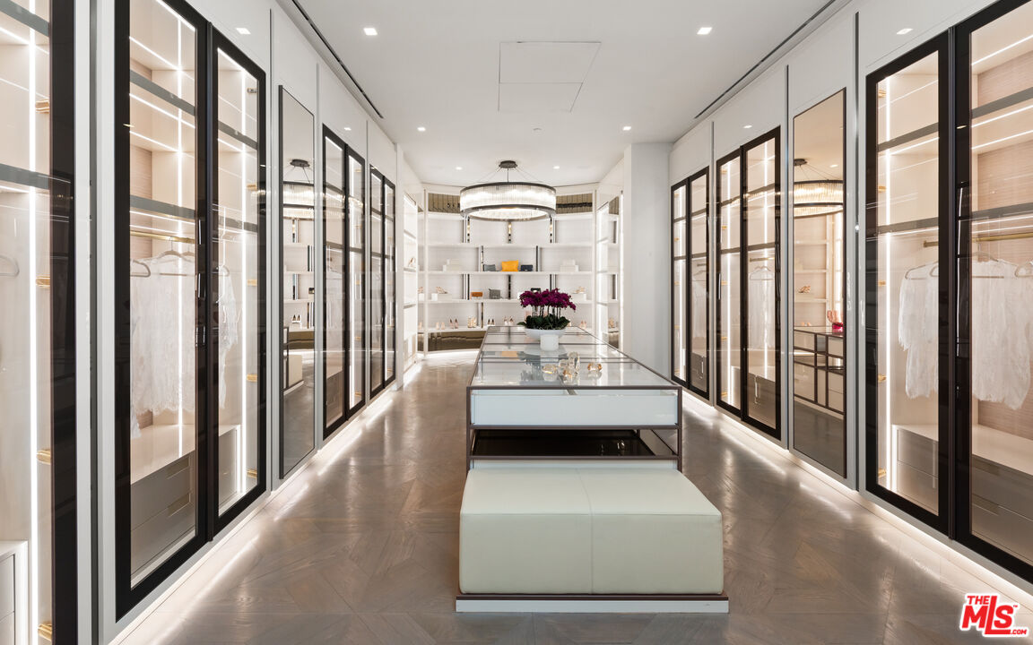 944 Airole Way Los Angeles, CA 90077 - Photo 13 of 30