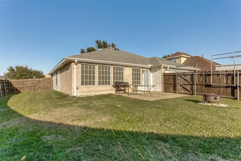 $454,900 | 1220 Shady Elm Lane, Lewisville, TX 75067