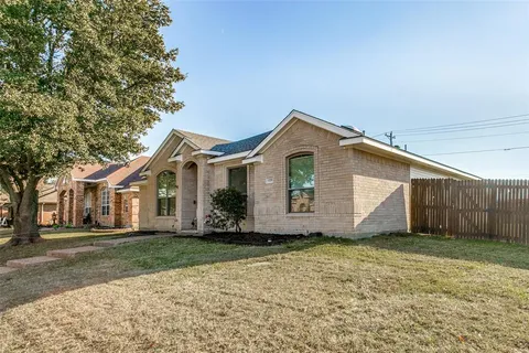 $465,000 | 1220 Shady Elm Lane, Lewisville, TX 75067