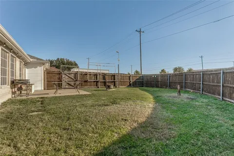 $465,000 | 1220 Shady Elm Lane, Lewisville, TX 75067
