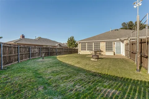 $465,000 | 1220 Shady Elm Lane, Lewisville, TX 75067