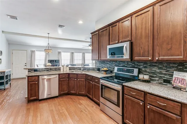 $459,900 | 1220 Shady Elm Lane, Lewisville, TX 75067