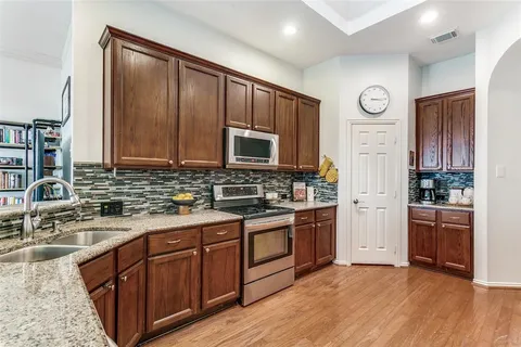 $465,000 | 1220 Shady Elm Lane, Lewisville, TX 75067