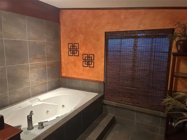 $575,000 | 625 North Bailey Avenue, Fort Worth, TX 76107