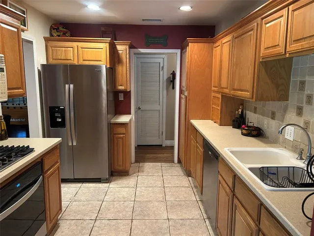 $575,000 | 625 North Bailey Avenue, Fort Worth, TX 76107