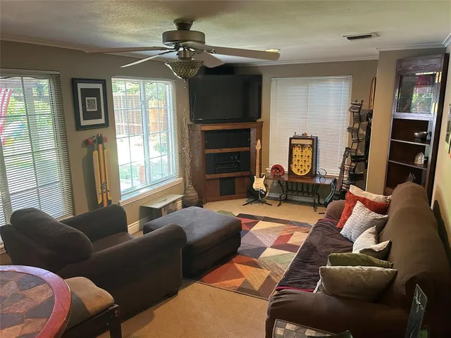 $575,000 | 625 North Bailey Avenue, Fort Worth, TX 76107