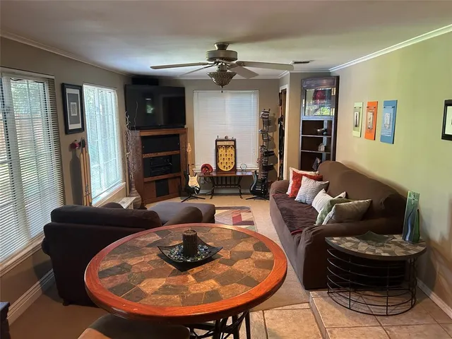 $575,000 | 625 North Bailey Avenue, Fort Worth, TX 76107