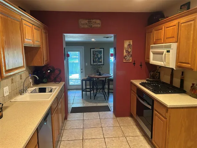 $575,000 | 625 North Bailey Avenue, Fort Worth, TX 76107