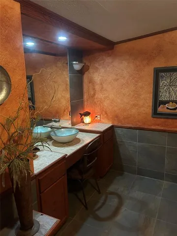 $575,000 | 625 North Bailey Avenue, Fort Worth, TX 76107