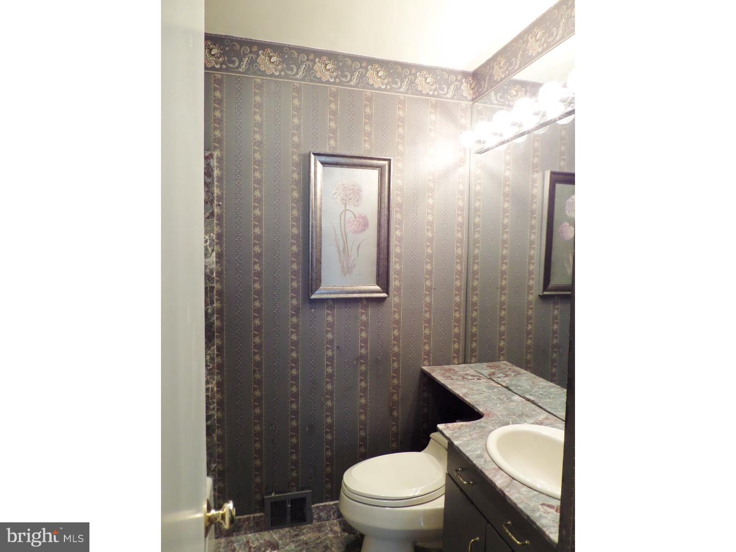 2019 Cross Road Glenside, PA 19038 - Photo 17 of 25 Bathroom