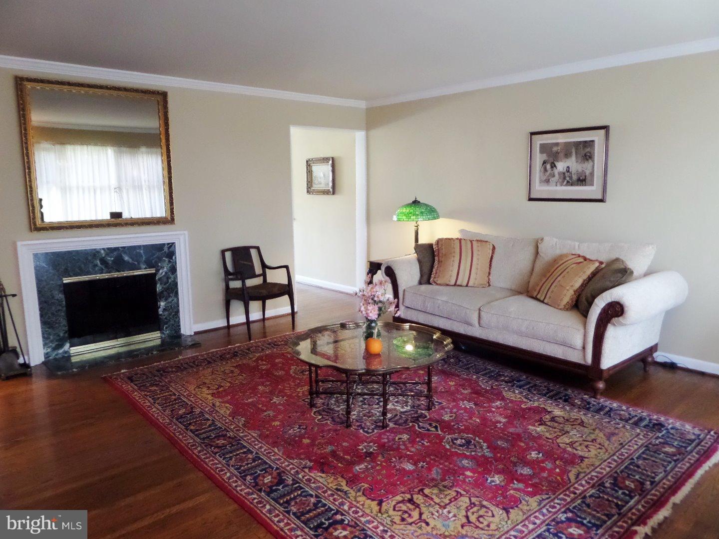 2019 Cross Road Glenside, PA 19038 - Photo 5 of 25 Living Room