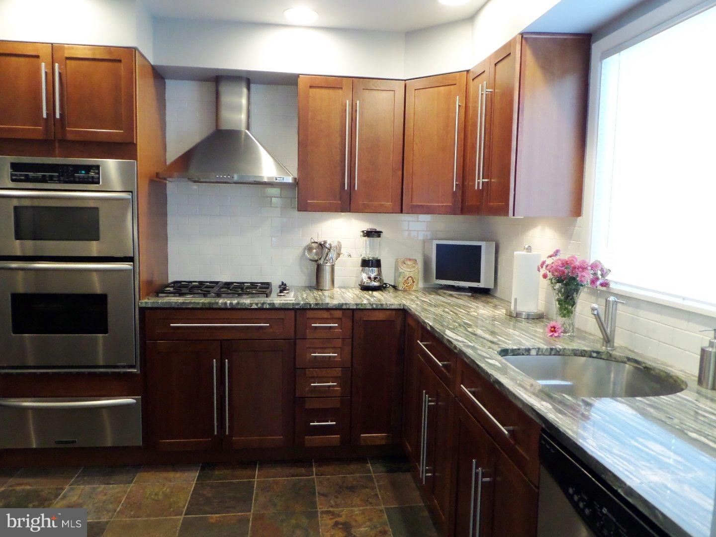2019 Cross Road Glenside, PA 19038 - Photo 10 of 25 Kitchen