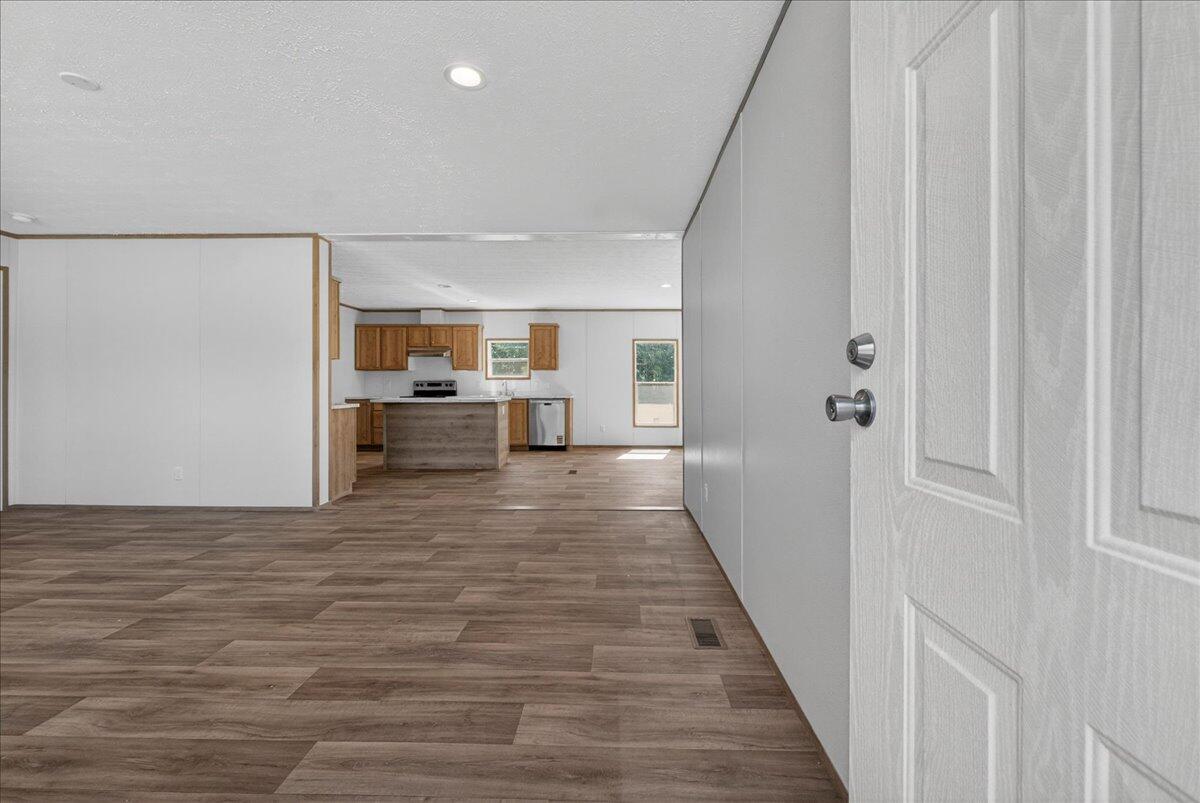 348 Plowground Road Cross, SC 29436 - Photo 6 of 47 06-Taylor Ragusett - DSC01862