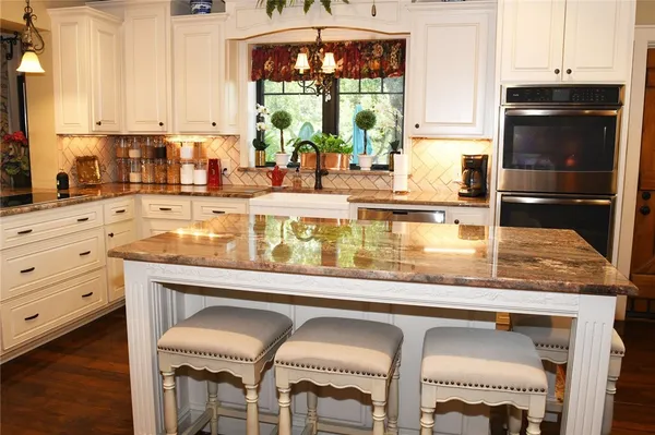 $2,950,000 | 1747 Highway 84, Mexia, TX 76667