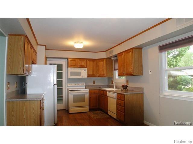 7332 Chichester Road Canton, MI 48187 - Photo 3 of 15 GetMedia.jpg