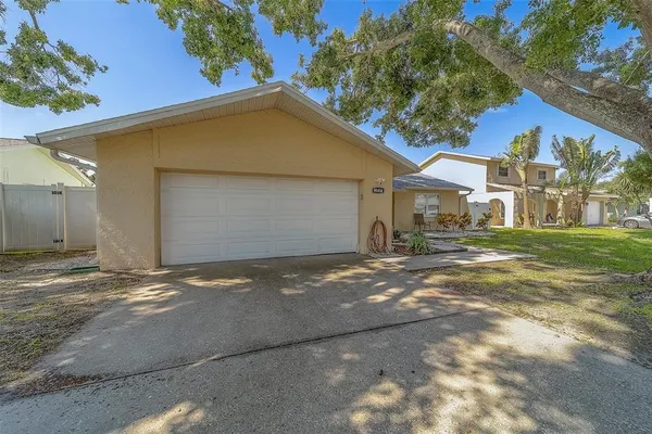 $8,000 | 14414 91st Avenue North, Seminole, FL 33776