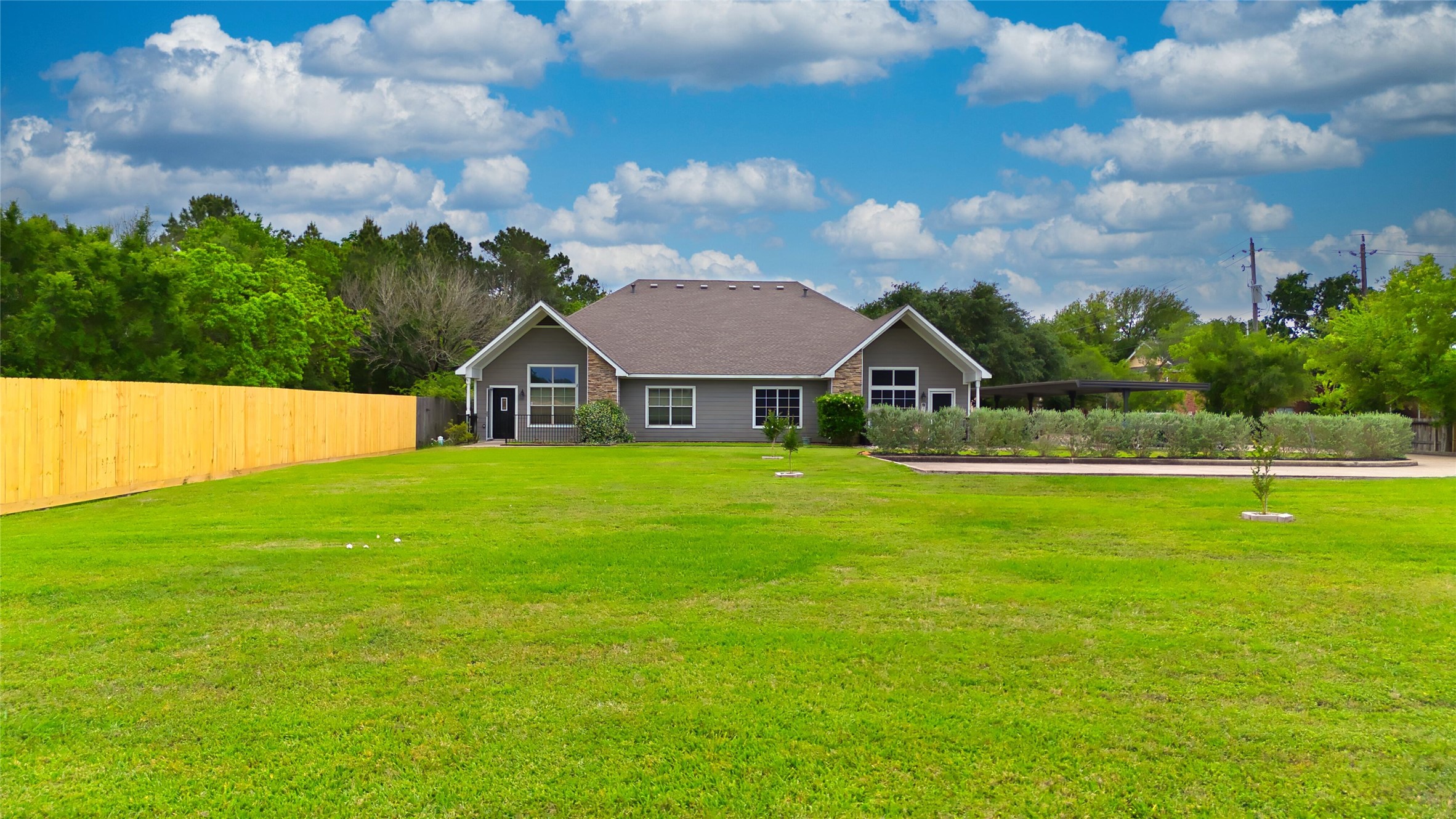 770 Hunt Road, Unit 314 Baytown, TX 77521 - Photo 1 of 26 Beautiful front yard