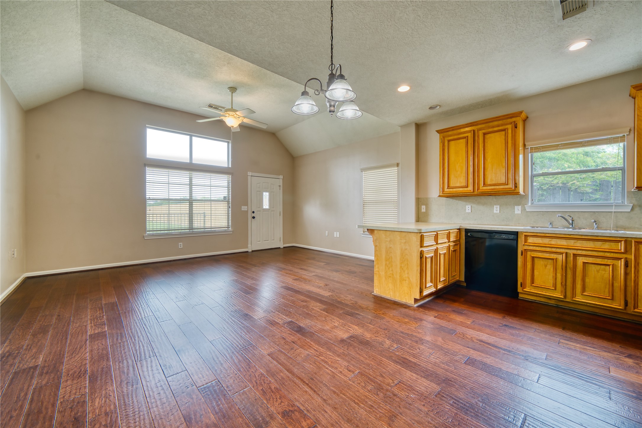770 Hunt Road, Unit 314 Baytown, TX 77521 - Photo 12 of 26 Open concept open to the living room.