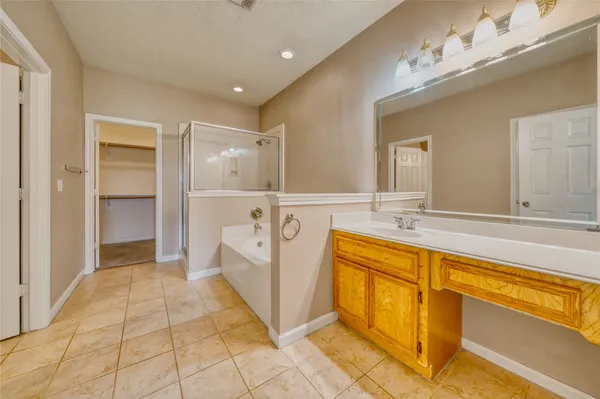 $2,000 | 770 Hunt Road, Unit 314, Baytown, TX 77521