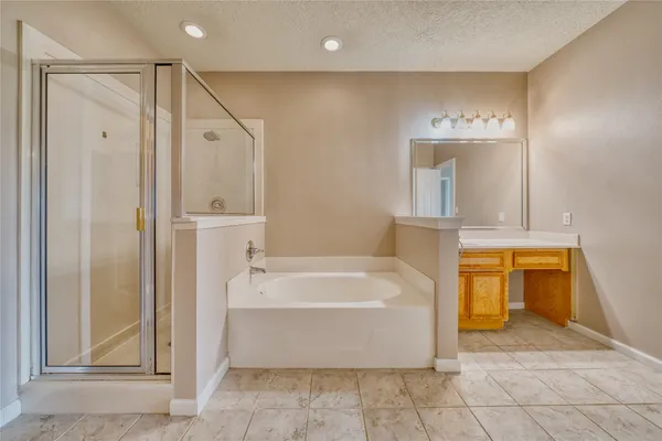 $2,000 | 770 Hunt Road, Unit 314, Baytown, TX 77521